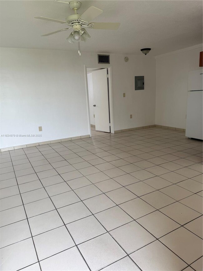 Foto del edificio - 6270 W Flagler St