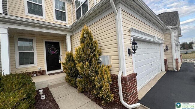 Foto del edificio - 8536 Mayfair Ct