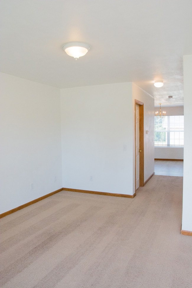 Building Photo - ReNew Edwardsville Apartment Collection