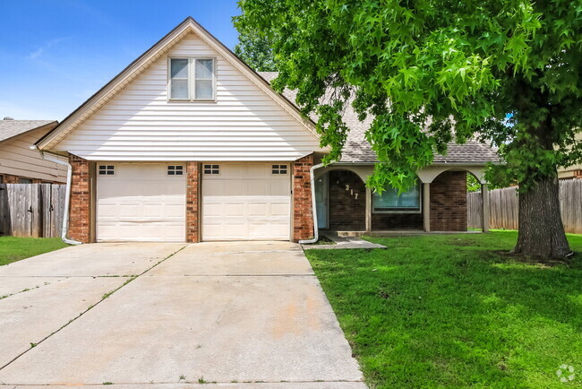 Building Photo - 317 Chickasaw Ln