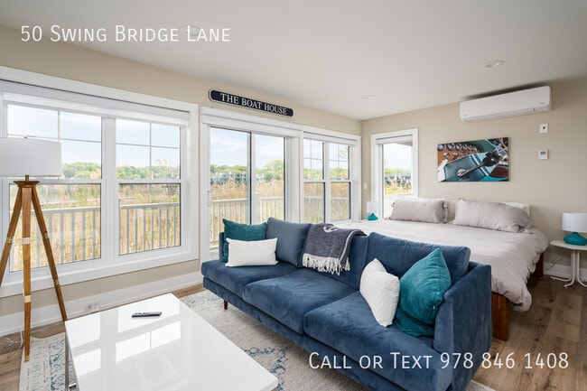 Building Photo - Luxurious Douglas Townhome
