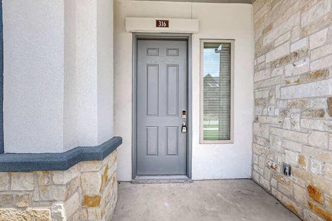 Foto del edificio - 4 Bed 3 Bath Luxurious Townhome in Frisco!