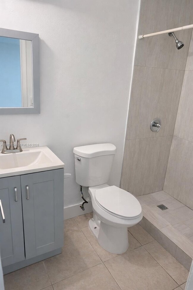 Foto del edificio - 221 NE 40th St