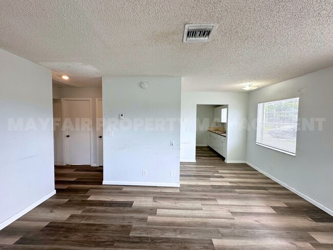 Foto del edificio - 4523 Gulfstream Rd