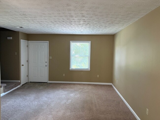 Building Photo - 216 Calumet Dr
