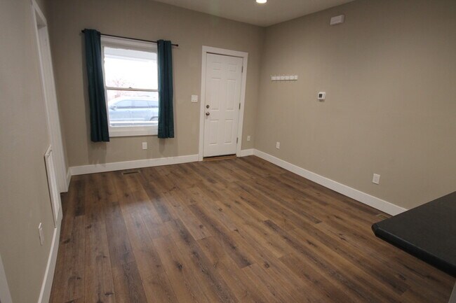 Foto del edificio - 715 11th St S
