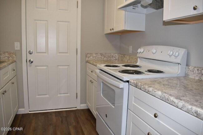 Foto del edificio - 4006 E 11th St