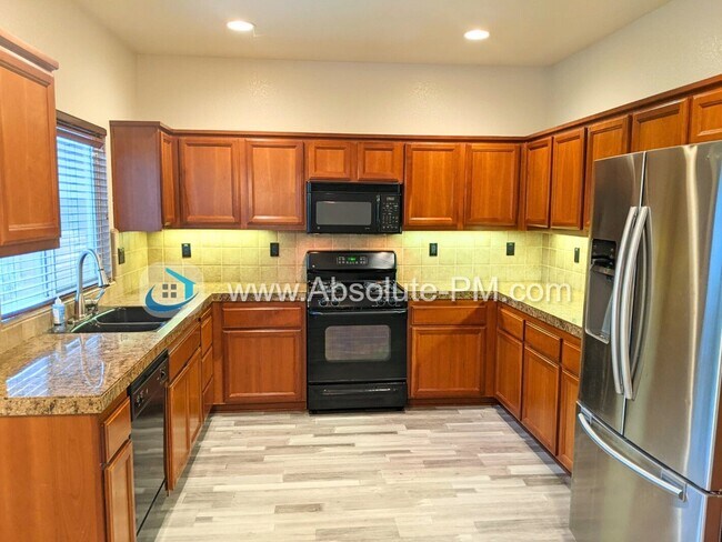 Building Photo - Available Now! Amazing 5 Bedroom 3 Bath Ho...