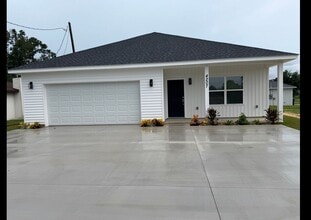 Building Photo - 4207 Northshore Rd