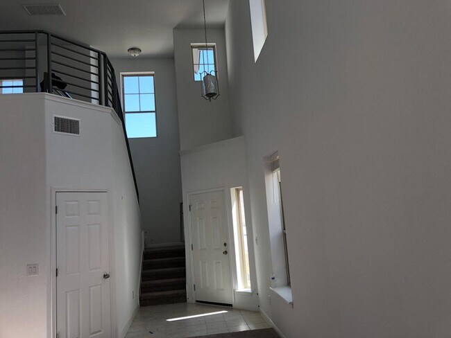 Building Photo - 436 Arrowhead Vine St