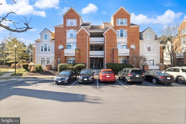 Foto del edificio - 6944 Ellingham Cir