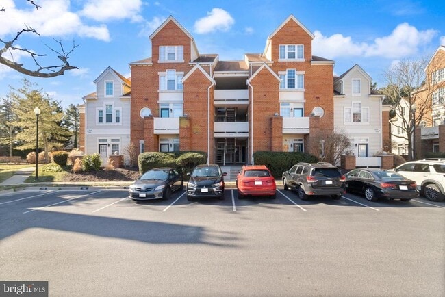 Building Photo - 6944 Ellingham Cir