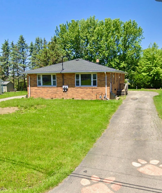 Building Photo - 29 Sandy Ct