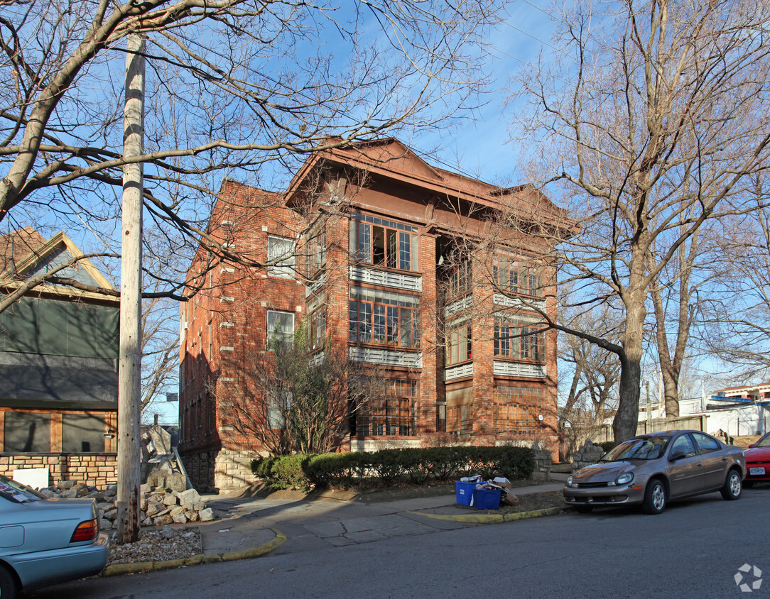 Primary Photo - 3916 Wyandotte St