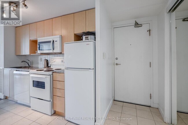 Building Photo - 11 Brunel Ct