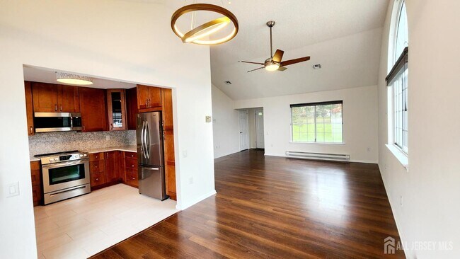 Foto del edificio - 838C Vail Rd