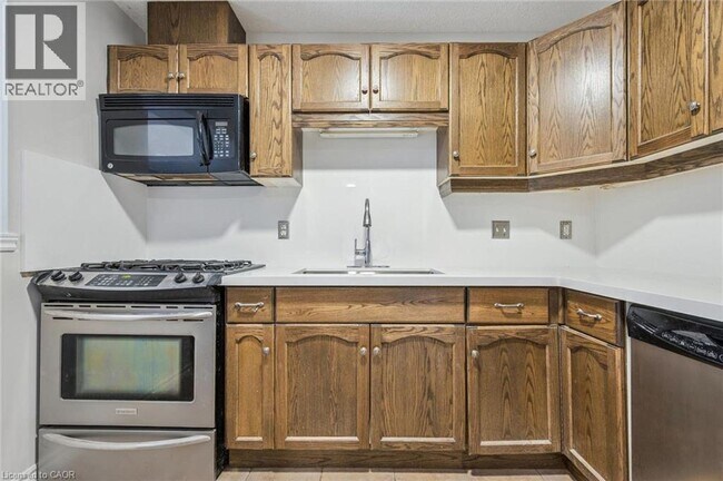 Building Photo - 53 Washburn Dr