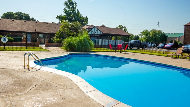 Swimming Pool 1 - Brickstone at Woodlawn LLC
