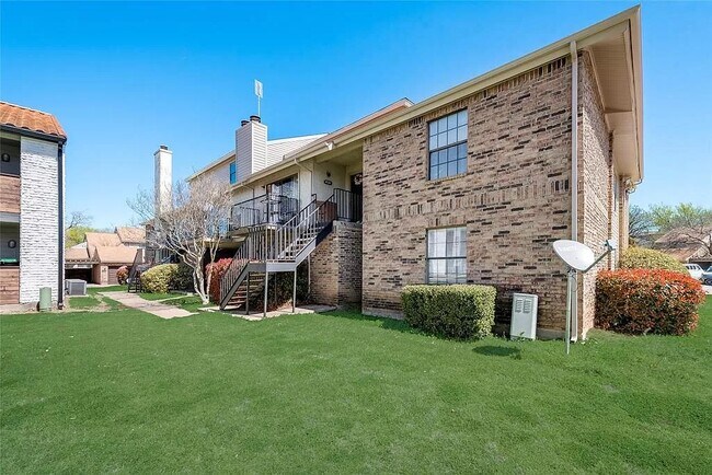 Building Photo - 228 Shady Lane Dr