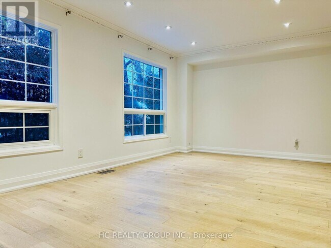 Building Photo - 76 Mosaics Ave