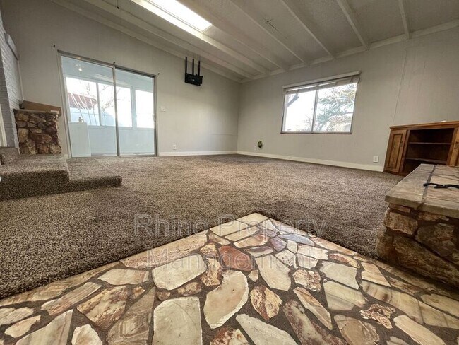 Foto del edificio - 2585 S 700 E