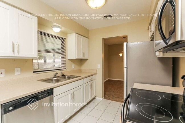 Building Photo - 10948 Tangora St