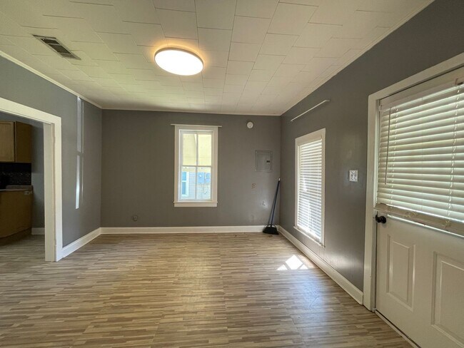 Building Photo - 4 Bedroom House in Port Allen