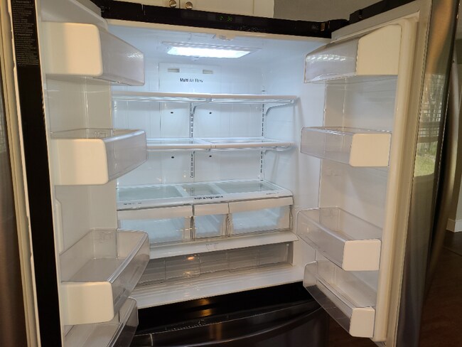 Foto del edificio - 10610 Lanshire Dr