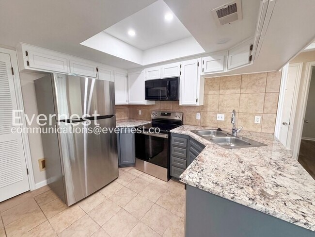 Foto del edificio - 2014 Cedarview Dr