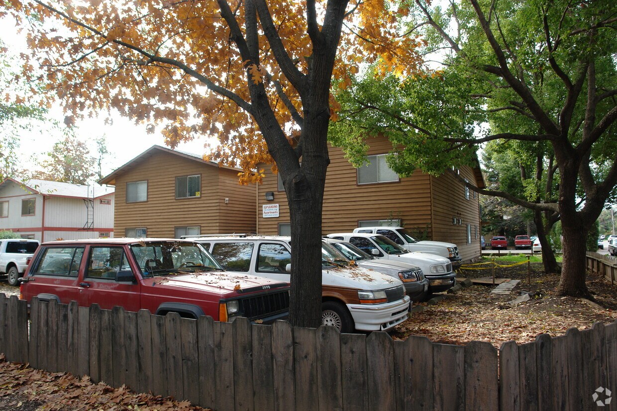 Building Photo - 1019 Mechoopda Street
