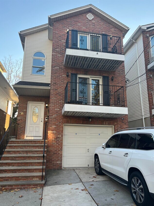 35 Reservoir Ave Unit 1, Jersey City, NJ 07307 Condo for Rent in