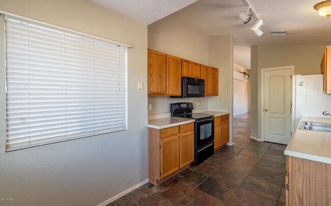 Foto del edificio - 3Bdrm / 2Ba  Bright & Clean near Thorneydale/Hardy