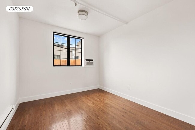 Foto del edificio - 241 Bedford Ave