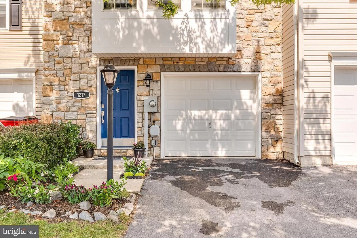 Foto principal - 1217 Steed St