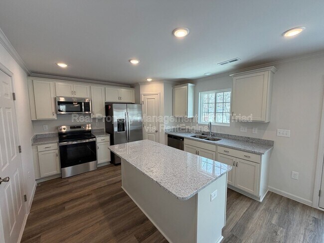 Foto del edificio - 3503 Marksbury Dr