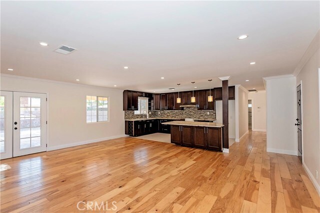 Foto del edificio - 43617 Fern Ave