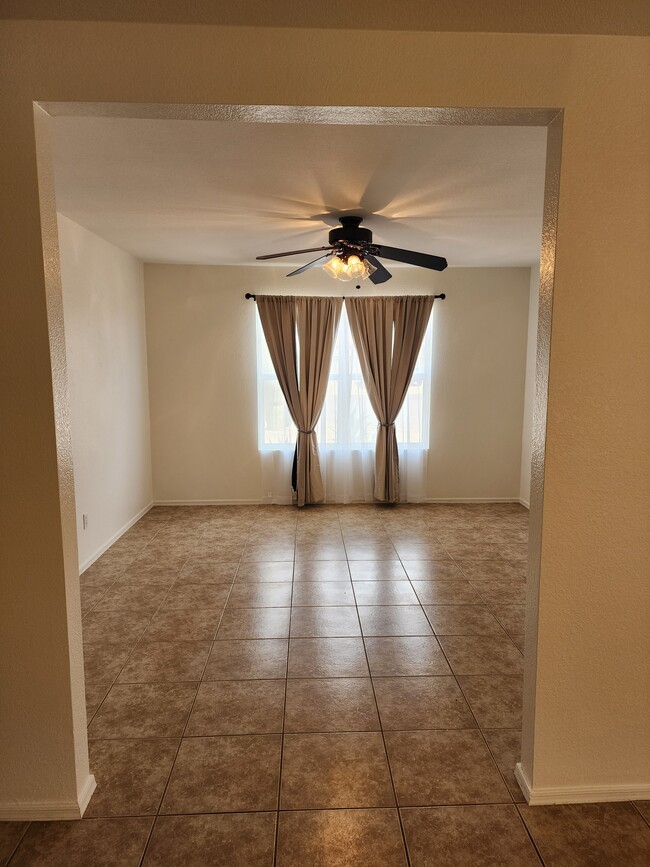Building Photo - 13514 E Diablo Creek Dr