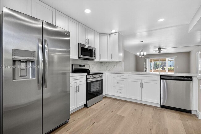 Foto del edificio - 12500 SW 5th Ct