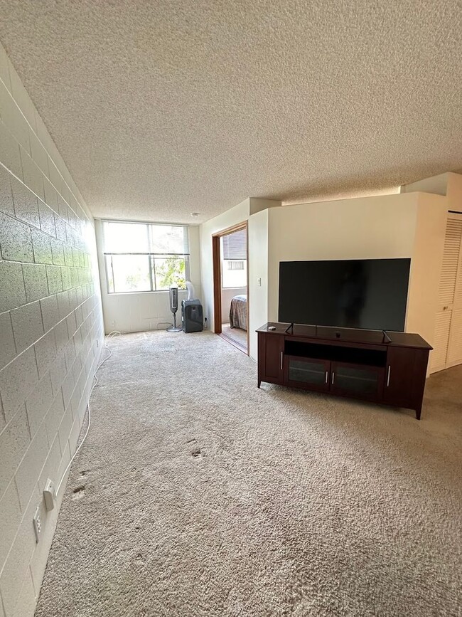 Building Photo - Punchbowl Leilehua Building, 1 bedroom, 1 ...