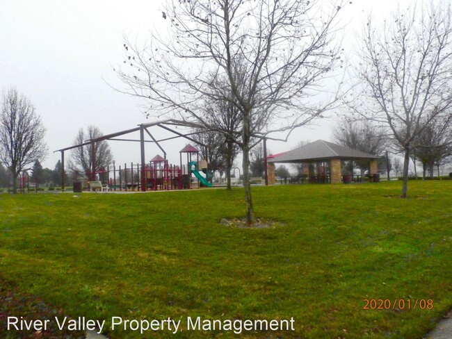 Building Photo - 3 br, 2.5 bath House - 4931 Kokomo Drive