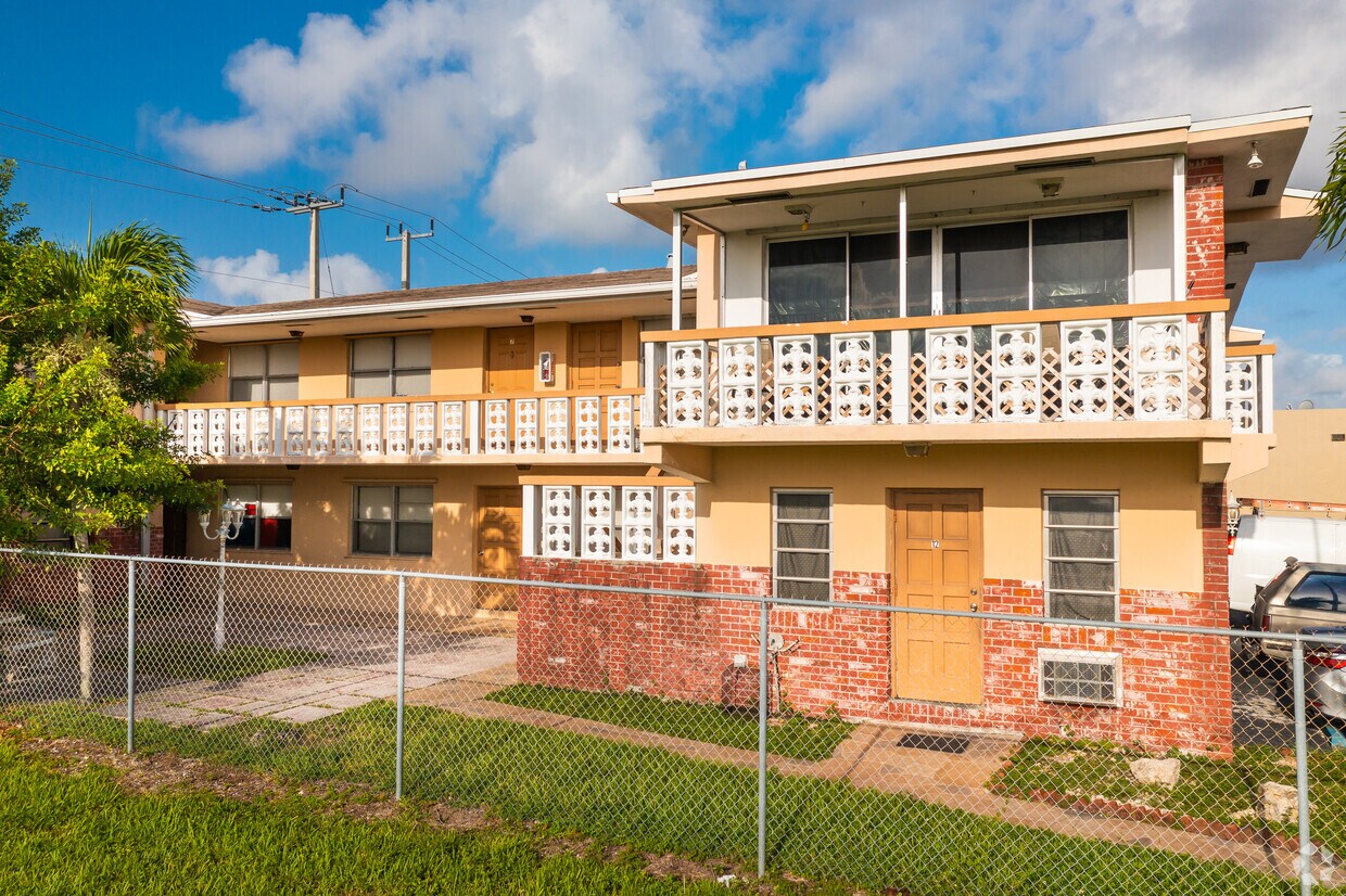 Primary Photo - 700 Atlantic Shores Blvd