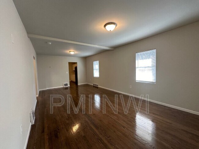 Foto del edificio - 351 Porter St