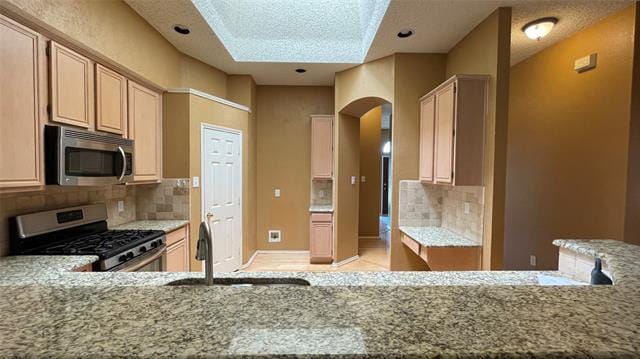 Building Photo - 3900 Rolling Hills Dr