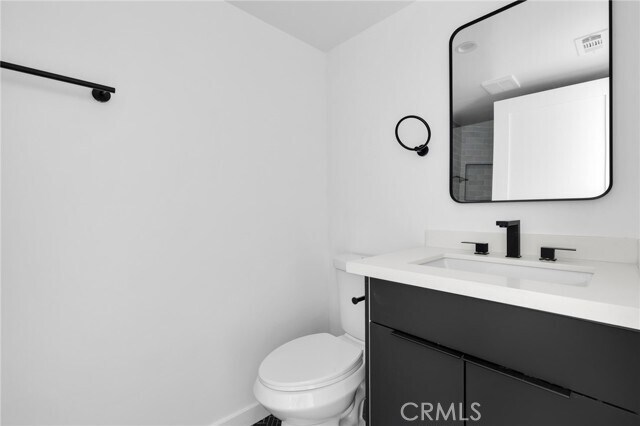 Foto del edificio - 1736 Carmona Ave