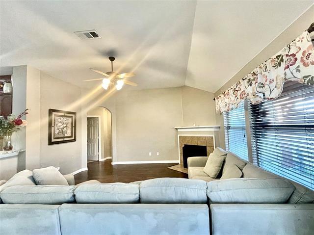 Foto del edificio - 3210 W Glenwood Dr