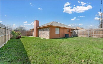 Building Photo - 6630 Parkview Ln