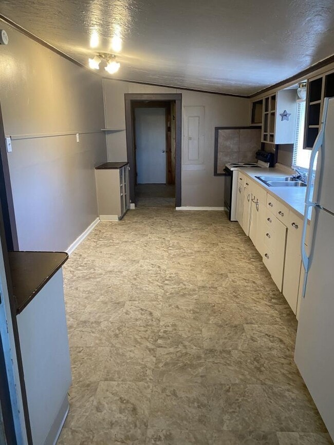 Building Photo - 2 bedroom in Joliet MT 59041