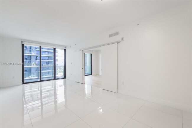 Foto del edificio - 1010 Brickell Ave