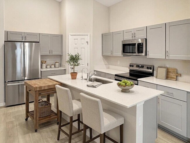 Foto del edificio - 2279 Canyon Oak Dr