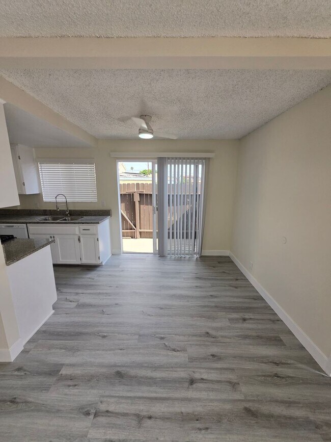 Foto del edificio - 1626 W 146th St
